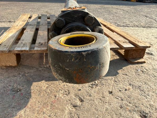 Hydraulic cylinder.....1870mm c/c.....20 / 30 ton 393141487