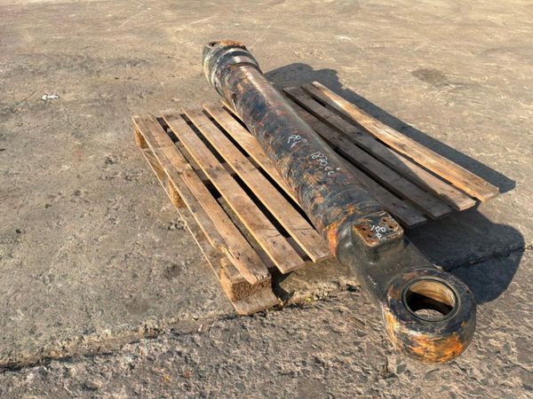 Hydraulic cylinder.....1870mm c/c.....20 / 30 ton 393141491