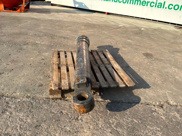 Hydraulic cylinder.....1870mm c/c.....20 / 30 ton 393141497