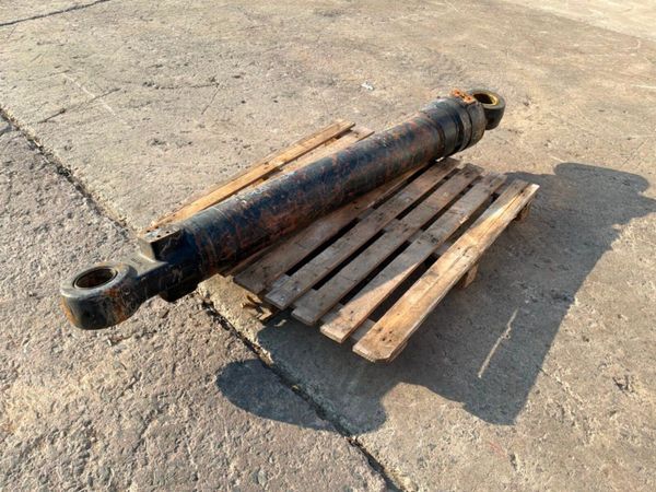 Hydraulic cylinder.....1870mm c/c.....20 / 30 ton 393141499