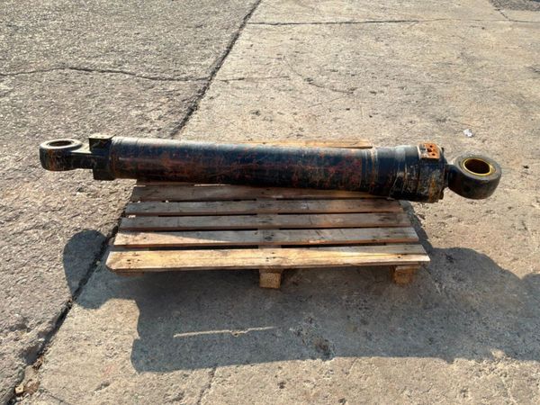 Hydraulic cylinder.....1870mm c/c.....20 / 30 ton 393141500