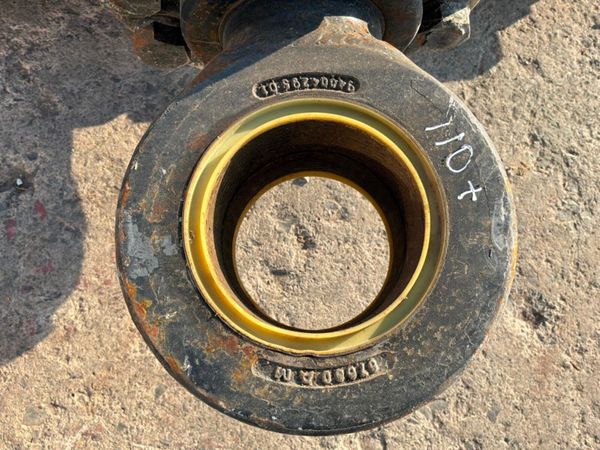 Hydraulic cylinder.....1870mm c/c.....20 / 30 ton 393141502