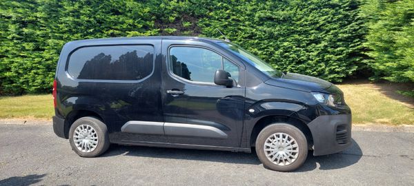 Peugeot Partner 2021 393142408