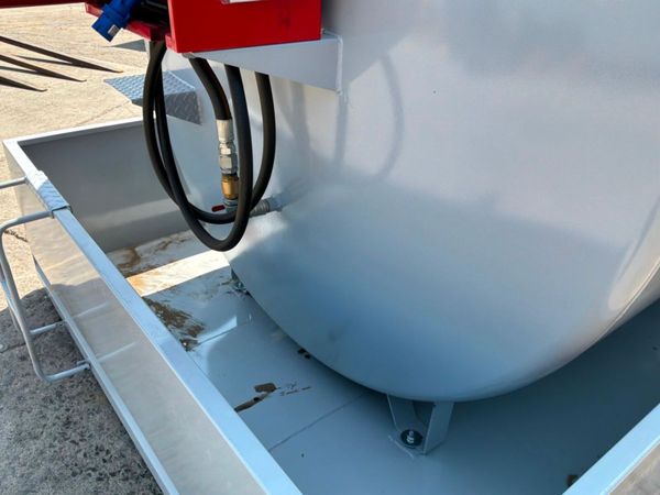 New unused 9000 litres fuel storage bowser tank... 393152790