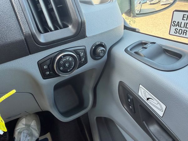 2018 FORD TRANSIT 2.2 TREND - 1 OWNER FSH 393158239