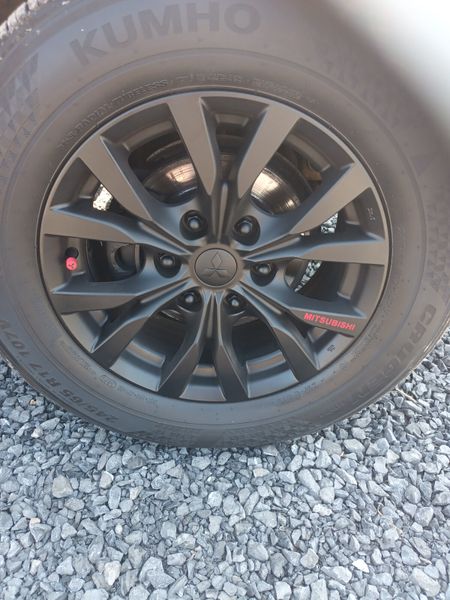 Mitsubishi L200 2015 393158997