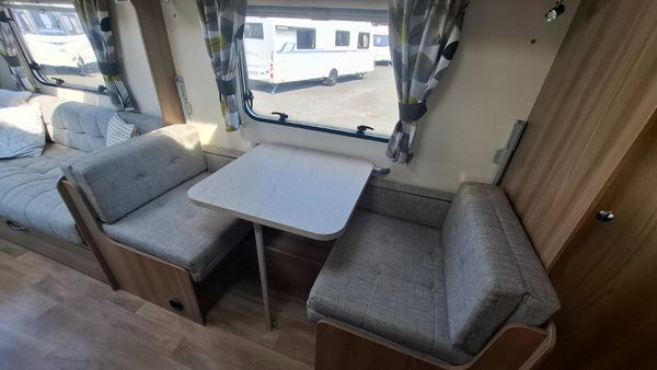 Swift Sprite Quattro 6 Berth Caravan 393194041