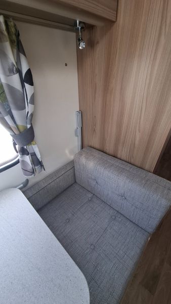Swift Sprite Quattro 6 Berth Caravan 393194043