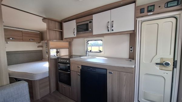 Swift Sprite Quattro 6 Berth Caravan 393194035