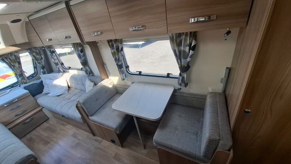 Swift Sprite Quattro 6 Berth Caravan 393194039