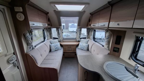 Bailey  Pegasus GT70 Brindisi 4 Berth Island Bed 393195608