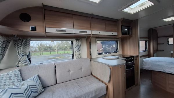 Bailey  Pegasus GT70 Brindisi 4 Berth Island Bed 393195609
