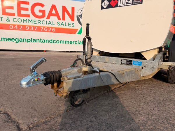 western twin axle 2,000 litre bunded fuel bowser . 393121990