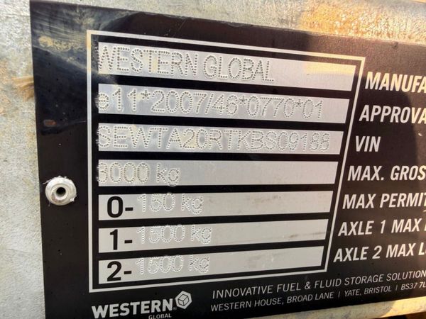 western twin axle 2,000 litre bunded fuel bowser . 393121992