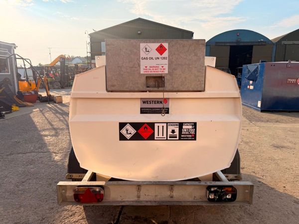 western twin axle 2,000 litre bunded fuel bowser . 393122010