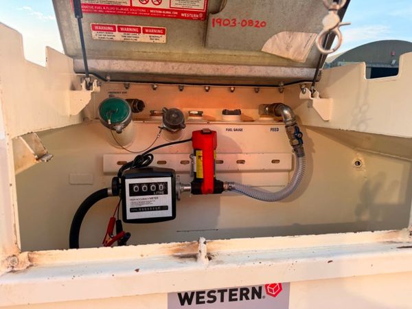 western twin axle 2,000 litre bunded fuel bowser . 393122015
