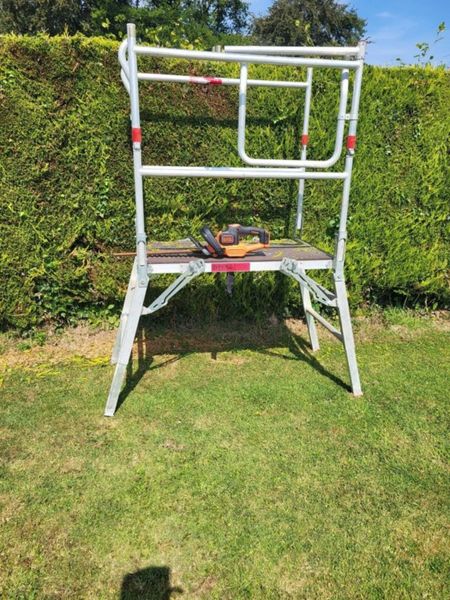 POP UP ALUMINIUM PODIUM PLATFORM......9898. 393284689