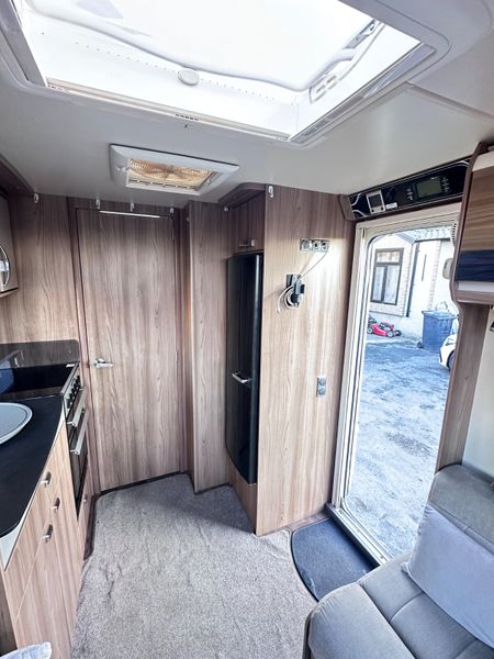 ✨STUNNING SWIFT CONQUEROR 560 4 BERTH ISLAND BED✨ 393209162