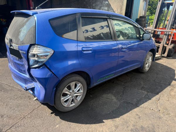 2012 HONDA FIT 1.3 PETROL FOR BREAKING! 393214298