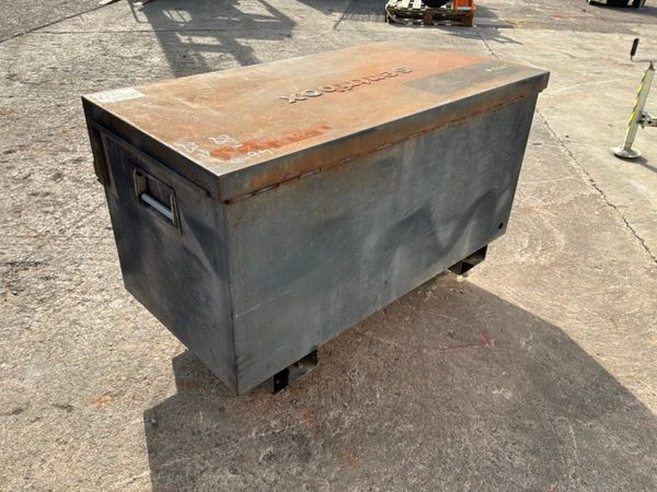 Sentribox tool storage chest / Lock box.......1266 393219641