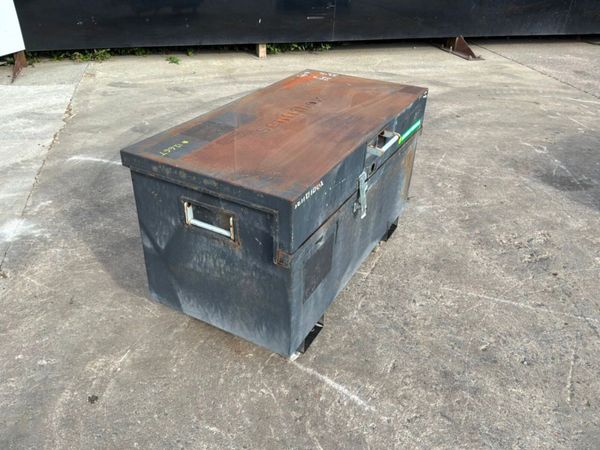 Sentribox tool storage chest / Lock box.......1266 393219630