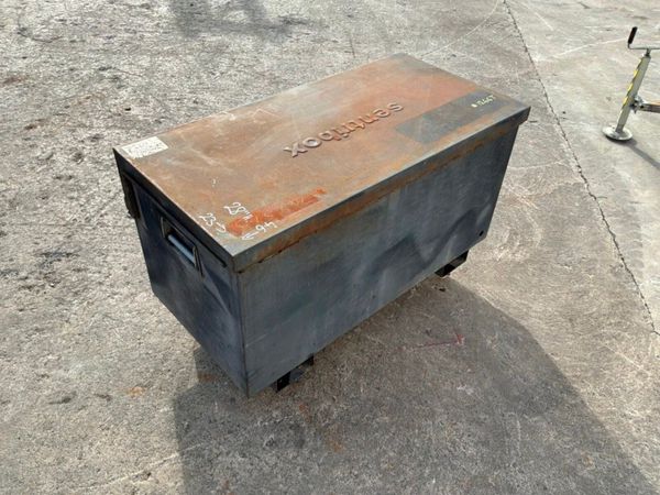 Sentribox tool storage chest / Lock box.......1266 393219632