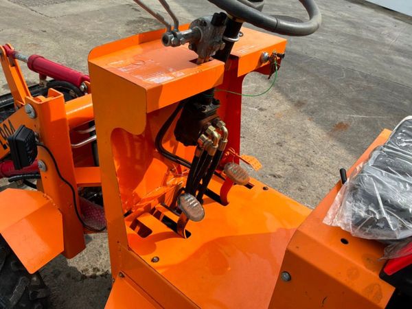 New / unused MPL 904 compact wheeled loader..235d. 393499640