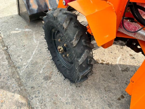 New / unused MPL 904 compact wheeled loader..235d. 393499656