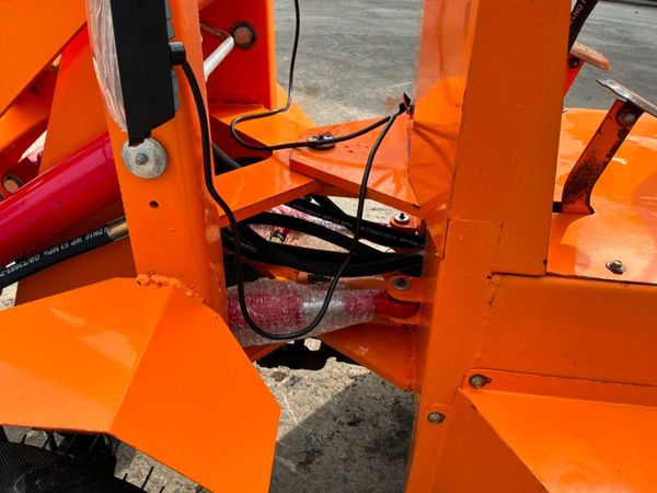 New / unused MPL 904 compact wheeled loader..235d. 393499638