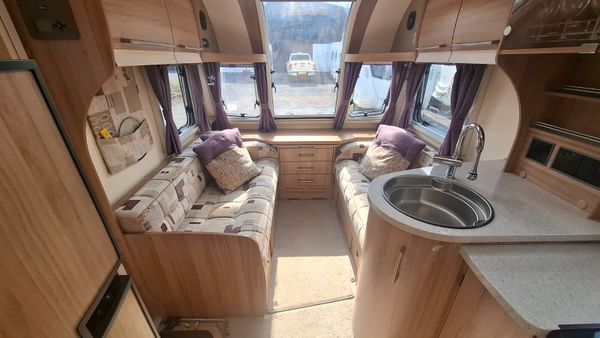 Bailey Unicorn Vigo fixed island  bed caravan 393405903