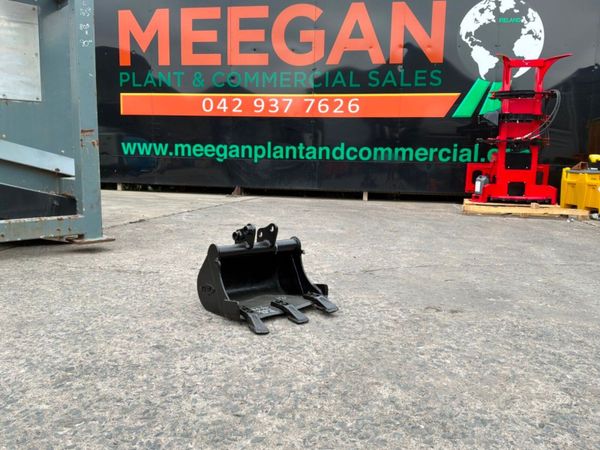 18" micro / mini digger bucket...........25mm pins 393425383
