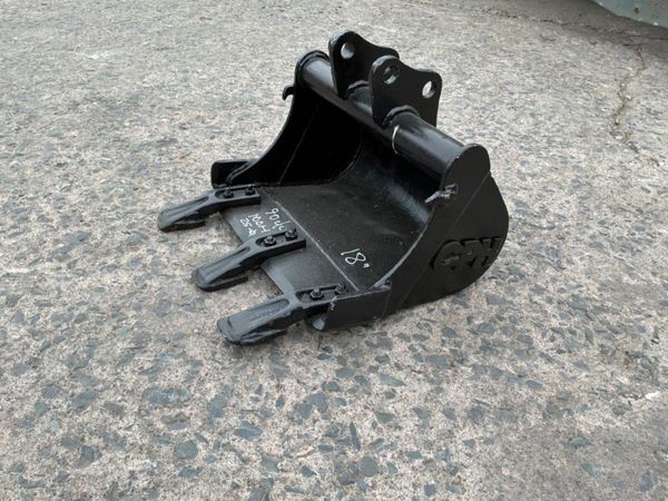 18" micro / mini digger bucket...........25mm pins 393425385
