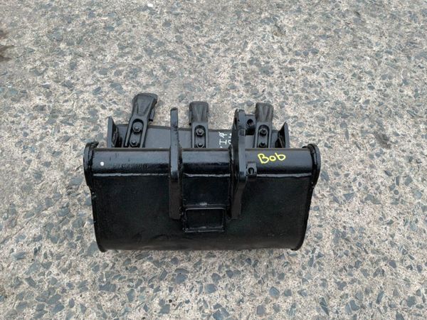 18" micro / mini digger bucket...........25mm pins 393425388
