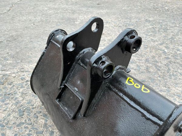 18" micro / mini digger bucket...........25mm pins 393425389
