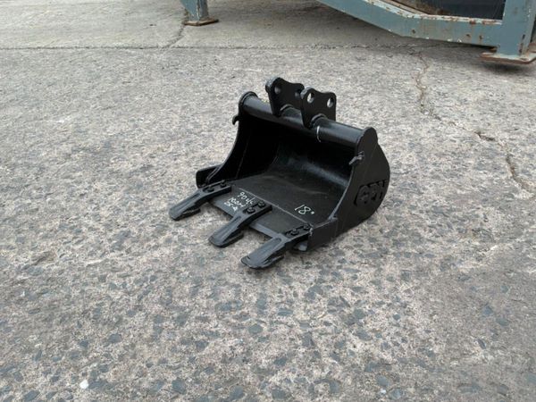18" micro / mini digger bucket...........25mm pins 393425390