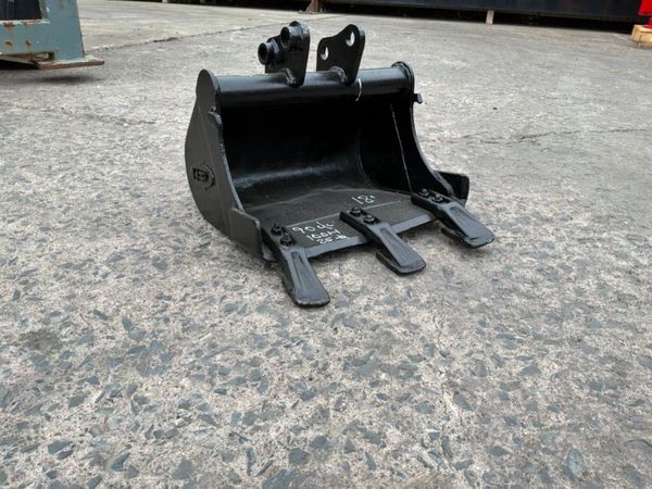 18" micro / mini digger bucket...........25mm pins 393425391