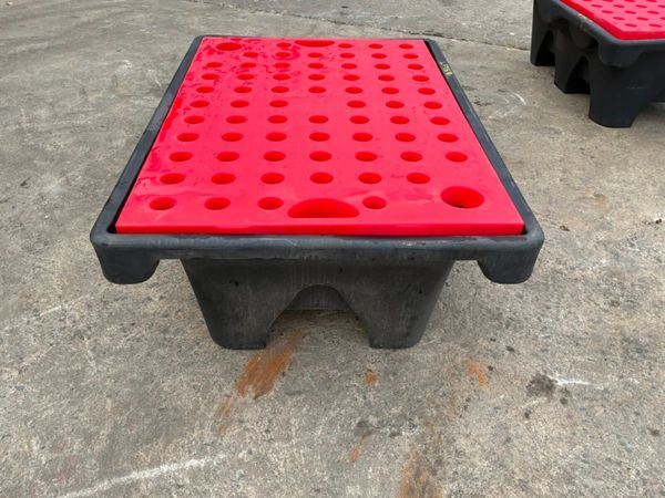 New / unused spill containment bund trays......... 393559221