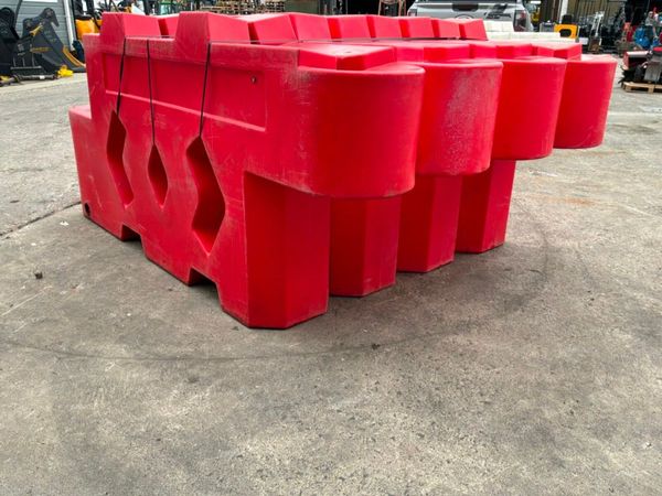 Bison barriers pvc road safety barriers. 393571566