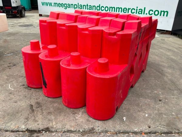 Bison barriers pvc road safety barriers. 393571572