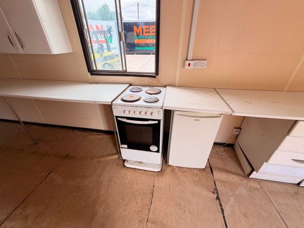 40ft x 10ft Site Office / Canteen welfare Unit   N 393577811
