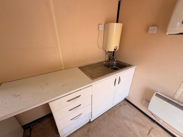 40ft x 10ft Site Office / Canteen welfare Unit   N 393577813