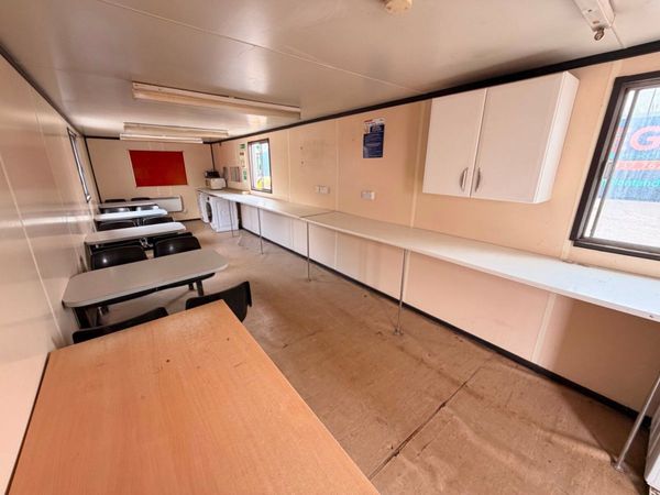 40ft x 10ft Site Office / Canteen welfare Unit   N 393577815