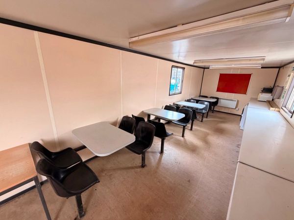 40ft x 10ft Site Office / Canteen welfare Unit   N 393577816