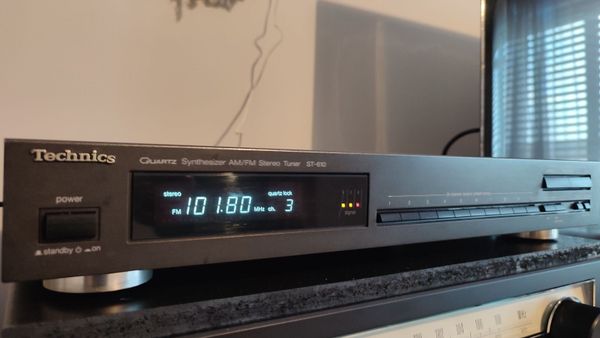 Technics ST-610 Quartz Synthesizer FM Stereo Tuner for sale in