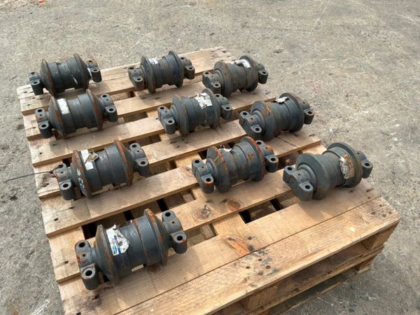 New / unused Doosan track rollers.....200104-00040 393689486