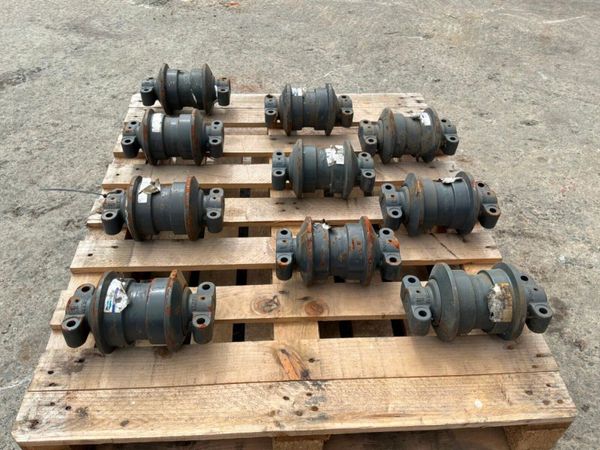 New / unused Doosan track rollers.....200104-00040 393689496