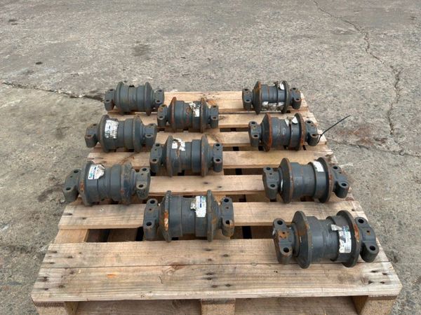 New / unused Doosan track rollers.....200104-00040 393689600
