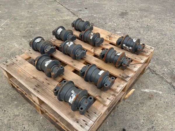 New / unused Doosan track rollers.....200104-00040 393689618