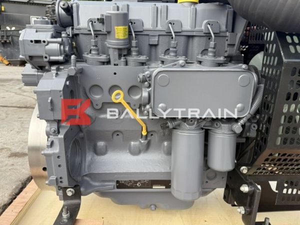 Deutz TCD 2012 L04 2V Engine (New) 393748392