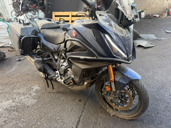 26 HONDA MOTORCYCLE  NT1100DE DCT FOR PARTS! 393845231